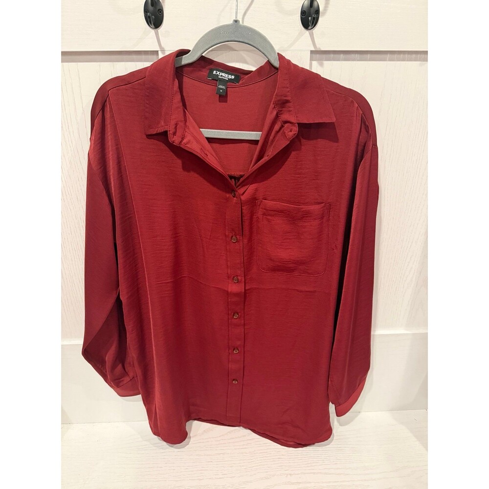 Express medium boyfriend maroon blouse
